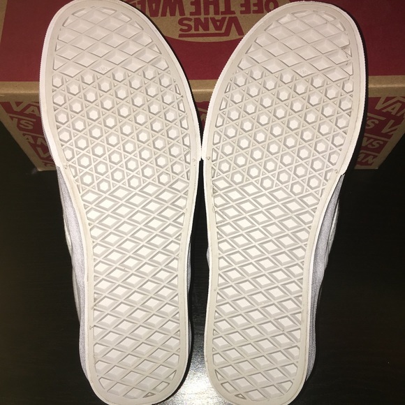 Vans - Picture 5 of 7